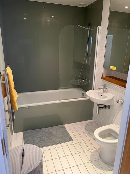 Stunning 2 Bed Flat! Centrally Located In London, Uk! Екстер'єр фото