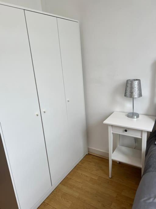 Stunning 2 Bed Flat! Centrally Located In London, Uk! Екстер'єр фото