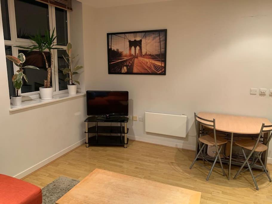 Stunning 2 Bed Flat! Centrally Located In London, Uk! Екстер'єр фото