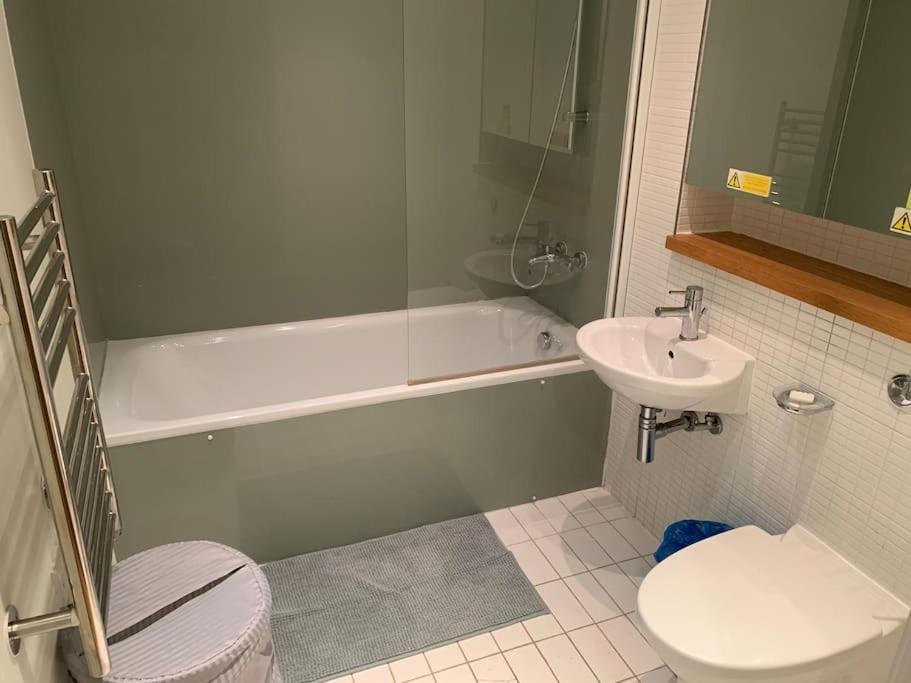 Stunning 2 Bed Flat! Centrally Located In London, Uk! Екстер'єр фото
