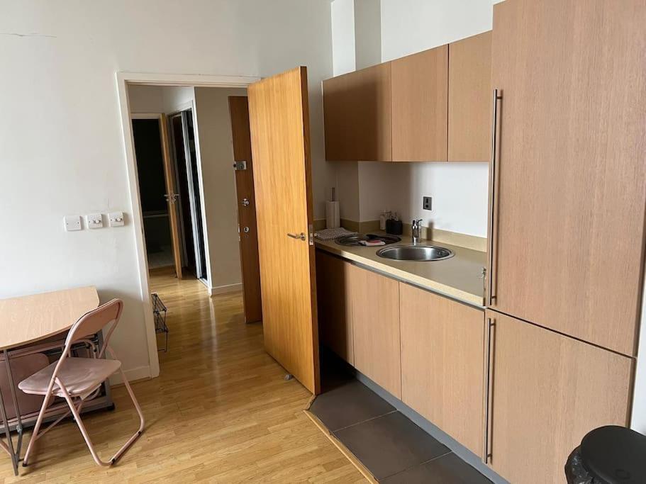 Stunning 2 Bed Flat! Centrally Located In London, Uk! Екстер'єр фото